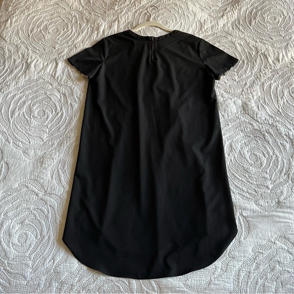 REVOLVE - Funktional - Shift Dress in Pictured - Picture 10 of 12